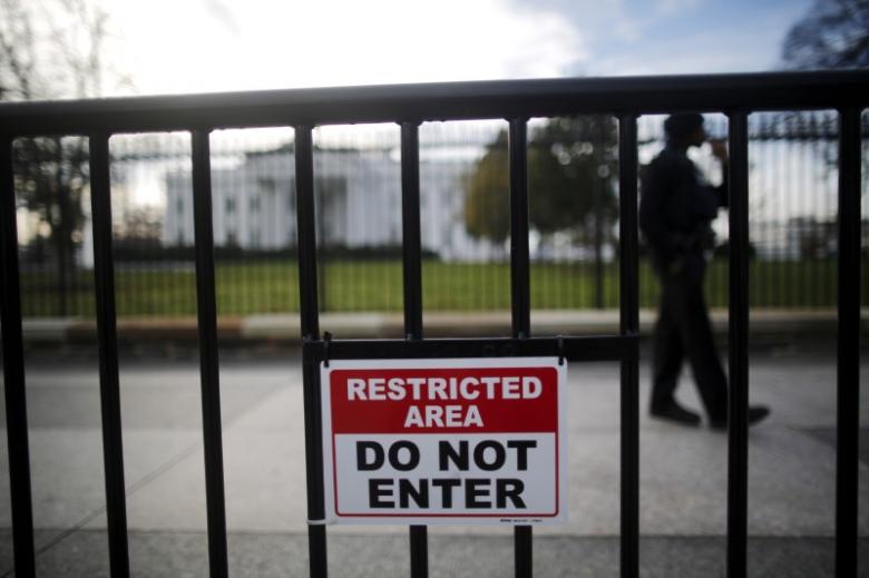 a restricted area sign is seen outside of the white house in washington november 27 2015 photo reuters