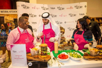 world s most expensive burger sells for 10 000 in dubai