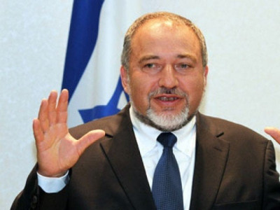 israel threatens to destroy syrian air defence systems israel threatens to destroy syrian air defence systems