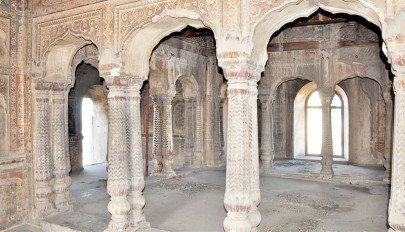 sheikhupura fort s crumbling glory sheikhupura fort s crumbling glory