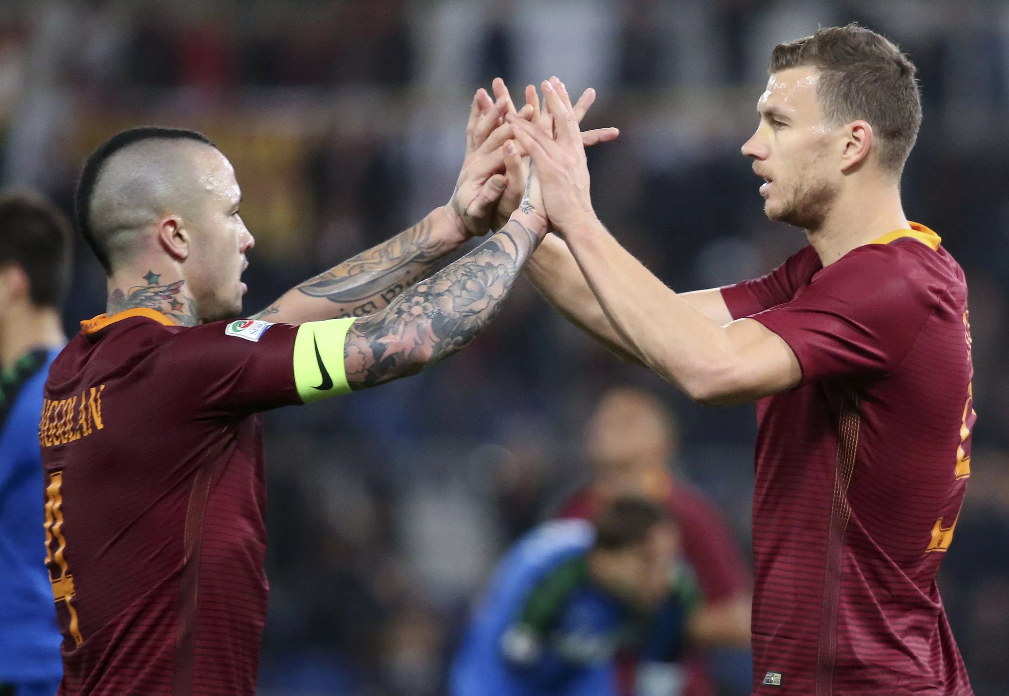 as roma 039 s edin dzeko r celebrates with teammate radja nainggolan l after scoring against sassuolo on march 19 2017 photo reuters as roma 039 s edin dzeko r celebrates with teammate radja nainggolan l after scoring against sassuolo on march 19 2017 photo reuters