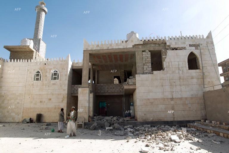 syria 039 s mosque damaged after the u s strike photo afp