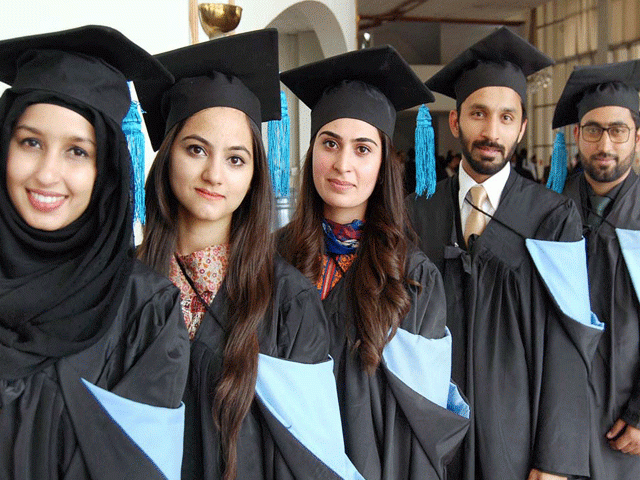 over 800 students of the comsats ciit were awarded their graduate and post graduate degrees photo app over 800 students of the comsats ciit were awarded their graduate and post graduate degrees photo app