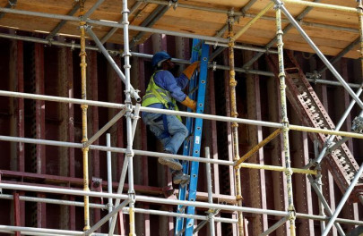 saudis to tighten curbs on foreign workers in local jobs push saudis to tighten curbs on foreign workers in local jobs push
