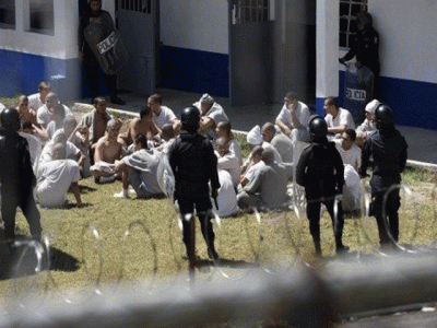 police storm guatemala juvenile centre to free guards