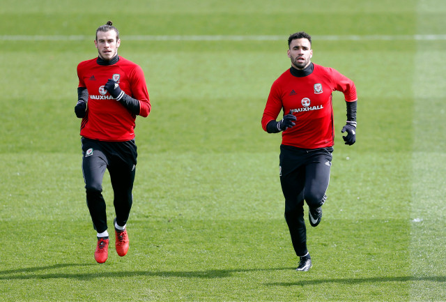 wales 039 hal robson kanu r and gareth bale l during training photo reuters wales 039 hal robson kanu r and gareth bale l during training photo reuters