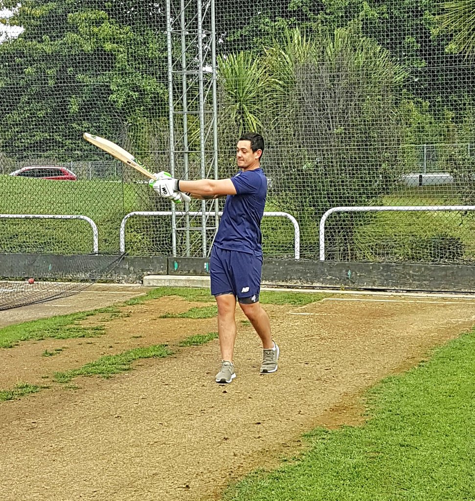 braving through pain although it could take several weeks for the ligament damage in de kock 039 s right index finger to heal but after wearing a protective covering to dull the pain during batting and fielding practice he was given approval to play photo courtesy csa