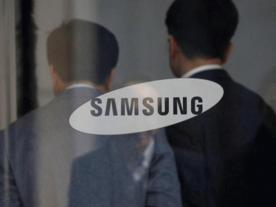 smartphone maker samsung backs away from planned split