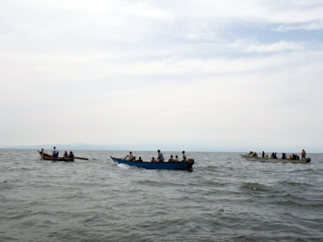 11 dead as migrant boat sinks off turkey coast report