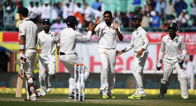 india 039 s ravichandran ashwin c celebrates with teammates after taking the wicket of australia 039 s glenn maxwell l during the third day of the fourth and last test cricket match between india and australia at the himachal pradesh cricket association stadium in dharamsala on march 27 2017 photo afp