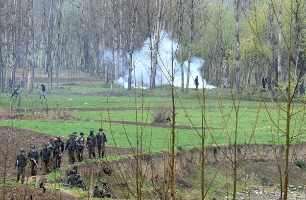 kashmiri protestors clash with indian government forces near a site of a gunbattle between suspected rebels and indian government forces in chadoora in badgam district south of srinagar on march 28 2017 photo afp