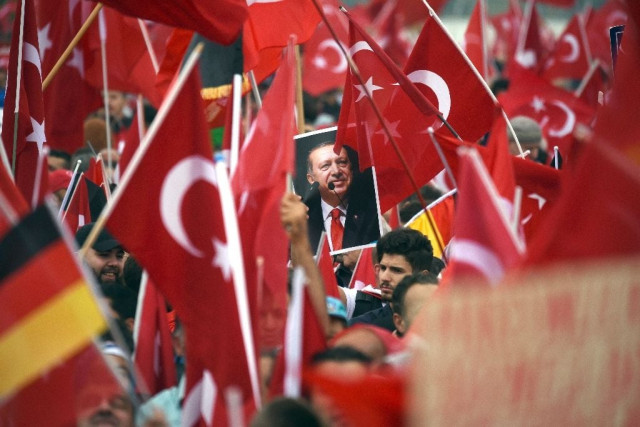 supporters of turkish president recep tayyip erdogan rally in cologne photo afp supporters of turkish president recep tayyip erdogan rally in cologne photo afp