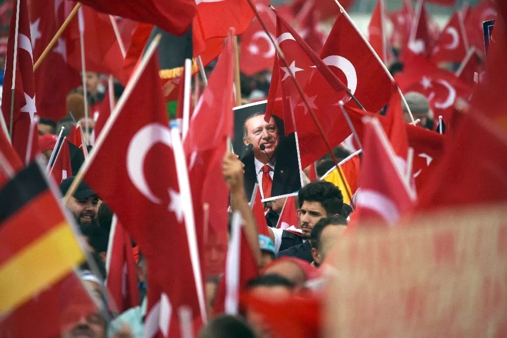supporters of turkish president recep tayyip erdogan rally in cologne photo afp supporters of turkish president recep tayyip erdogan rally in cologne photo afp