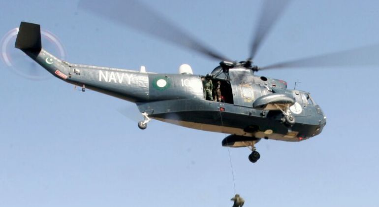 pn sea king helicopter photo pakistan navy file