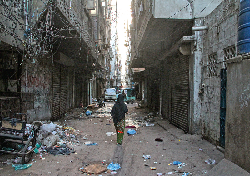 woman on a mission no one can stop mahira miyanji from educating lyari women for free