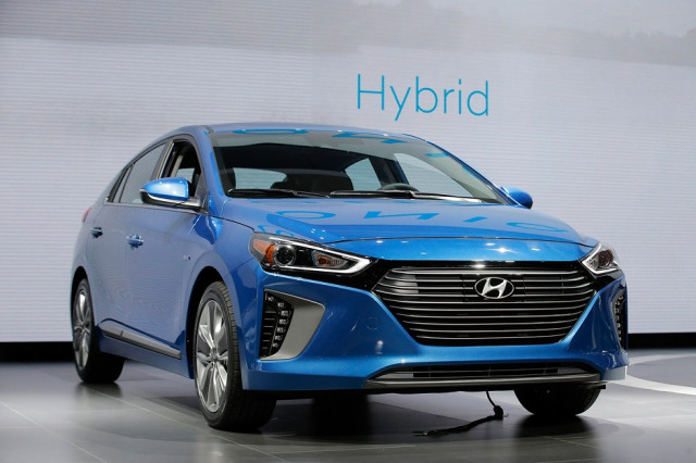 hyundai motor plans to roll out small electric sport utility vehicles next year photo reuters hyundai motor plans to roll out small electric sport utility vehicles next year photo reuters