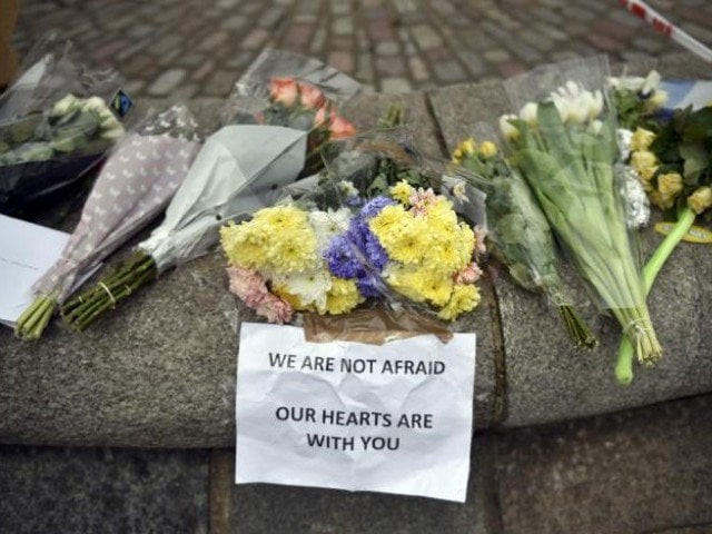 floral tributes are seen in westminster the day after an attack in london britain march 23 2017 photo reuters floral tributes are seen in westminster the day after an attack in london britain march 23 2017 photo reuters