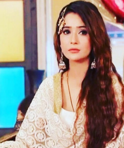 one should let their work make them a star sara khan