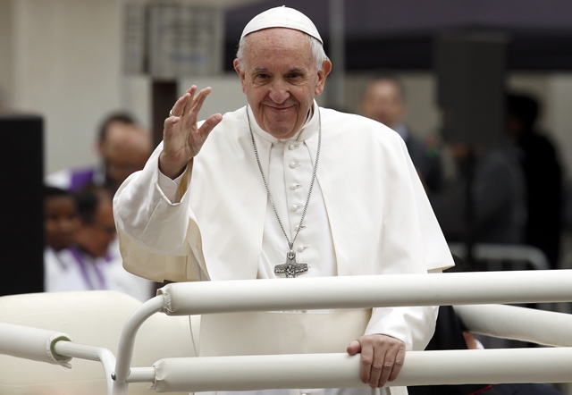 pope francis waves as he leaves after a holy mass in carpi italy april 2 2017 photo reuters