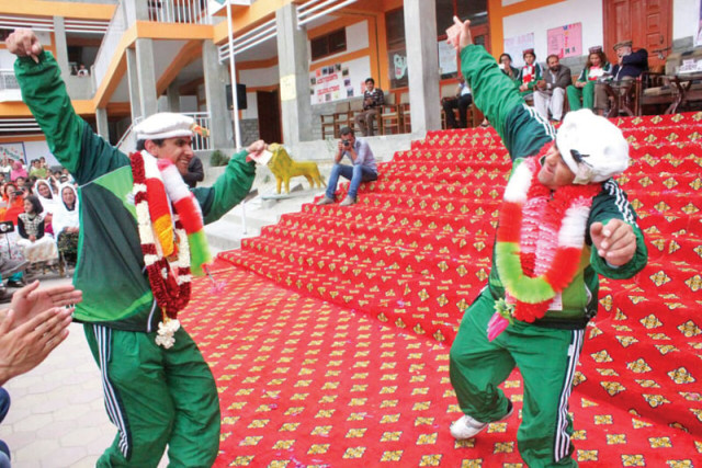 g b special athletes are garlanded and dance at their welcome ceremony photos express g b special athletes are garlanded and dance at their welcome ceremony photos express