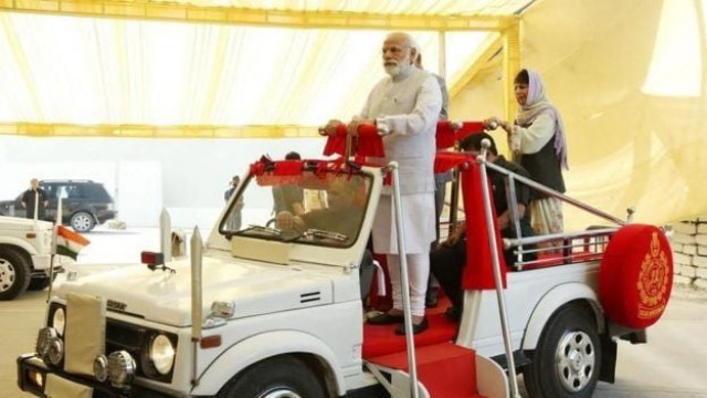 narendra modi in indian held kashmir photo pib