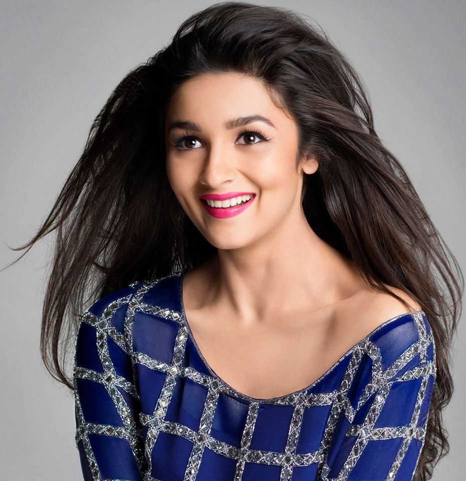 930px x 960px - Alia Bhatt's singing video goes viral for all the wrong reasons