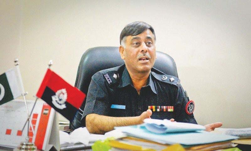 former ssp niaz khoso told the judges that malir ssp rao anwar along with 20 to 25 other armed men in an armoured personnel carrier and six police vehicles took his son away photo file