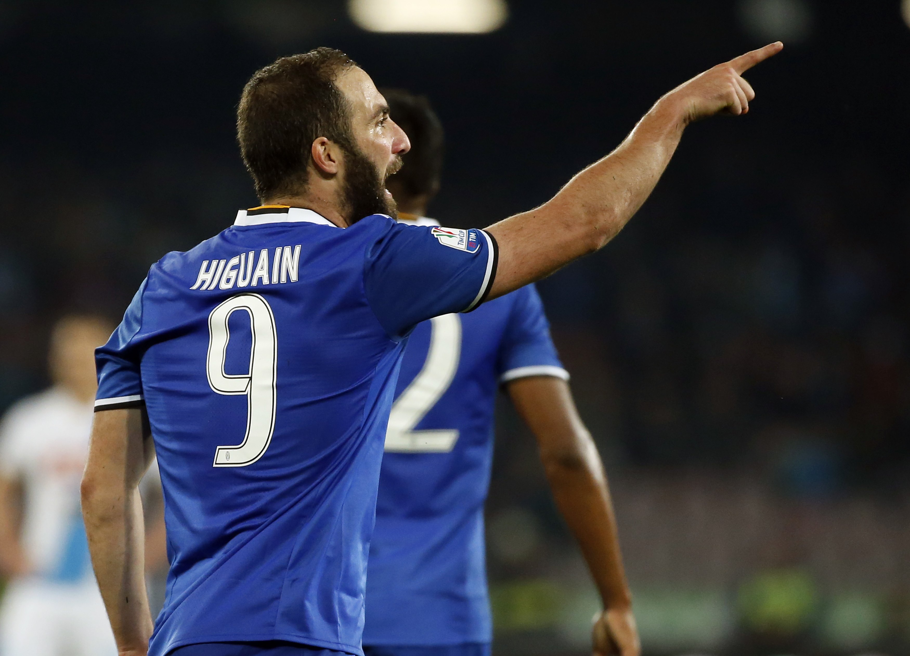 juventus 039 gonzalo higua n celebrates after scoring first goal against napoli on april 5 2016 photo reuters