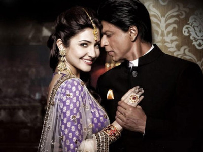 shah rukh and anushka shoot for a dance number in punjab and our jaws just dropped