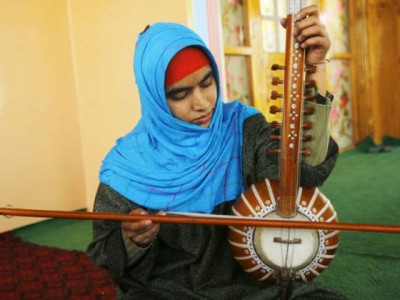 girls help preserve kashmir s sufi music traditions