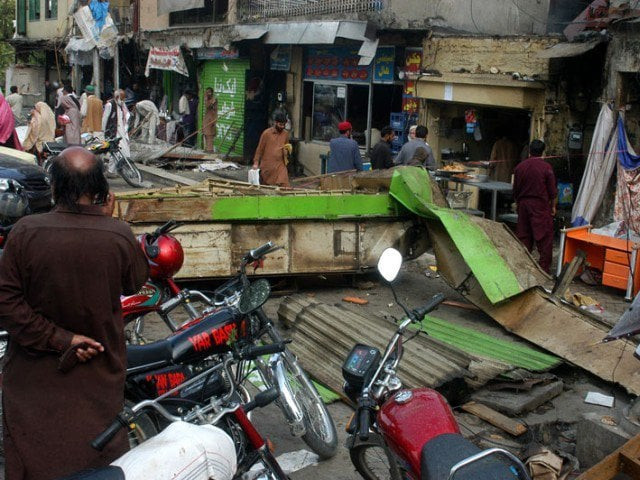 shopkeepers say method adopted by authority has dual standards caused losses photo waseem nazir express shopkeepers say method adopted by authority has dual standards caused losses photo waseem nazir express