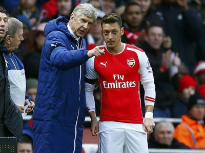 my future is tied to wenger s says ozil my future is tied to wenger s says ozil