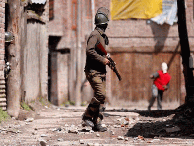 clashes between youth and indian forces take kashmiri death toll to 12 clashes between youth and indian forces take kashmiri death toll to 12