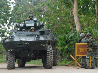 five dead as militants attack philippine tourist island army