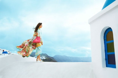 honey waqar says it with flowers in her debut lawn collection honey waqar says it with flowers in her debut lawn collection