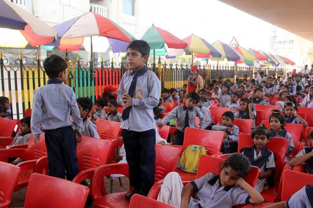 the students cheered for their class fellows who performed in groups for the audience photo ayesha mir express the students cheered for their class fellows who performed in groups for the audience photo ayesha mir express