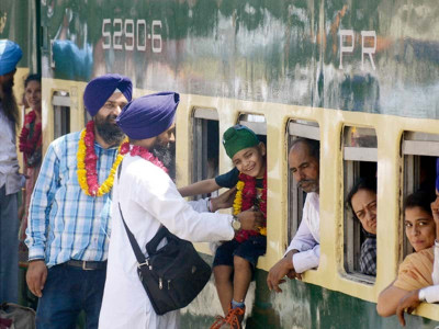1 500 yatris cross over from wagah 1 500 yatris cross over from wagah