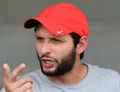 afridi backs misbah younus retirement decisions says pcb should respect players afridi backs misbah younus retirement decisions says pcb should respect players