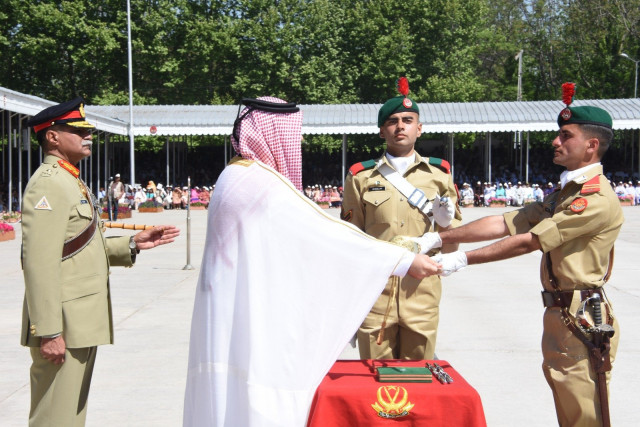 qatari defence minister presents sword of honour to a cadet photo ispr