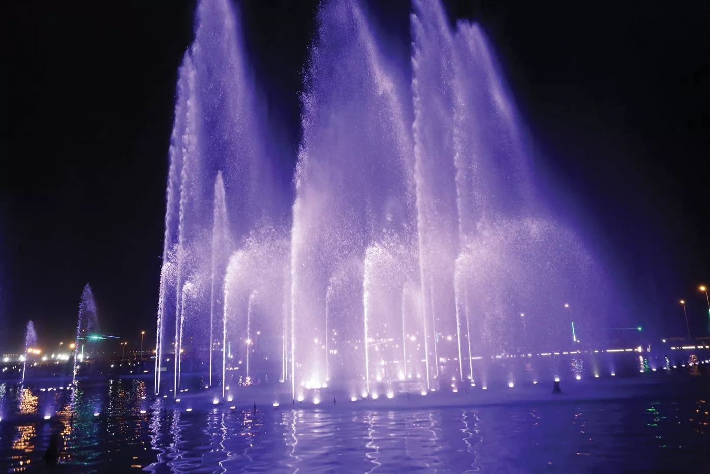 the largest dancing fountain of south asia was inaugurated in bahria town karachi photo express the largest dancing fountain of south asia was inaugurated in bahria town karachi photo express