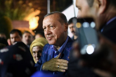 erdogan celebrates referendum win rivals urge recount erdogan celebrates referendum win rivals urge recount