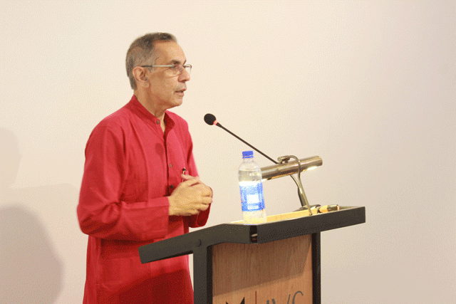 s akbar zaidi addressing indus valley school students photo ivs s akbar zaidi addressing indus valley school students photo ivs
