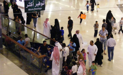 saudi arabia to limit shopping mall jobs to own nationals