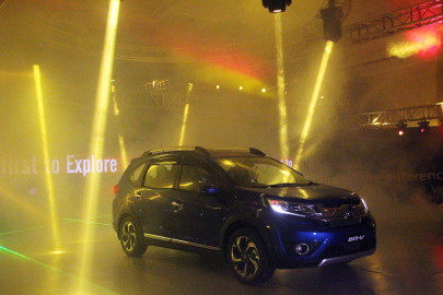 honda atlas launches br v in pakistan starts from rs2 23m honda atlas launches br v in pakistan starts from rs2 23m