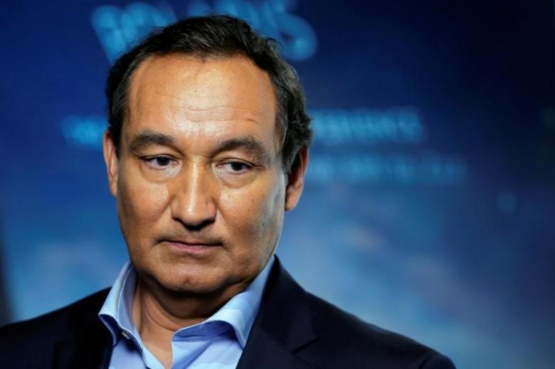 chief executive officer of united airlines oscar munoz in new york us photo reuters