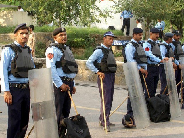 islamabad police launch a special campaign under orders from islamabad ssp sajid kiani to curb begging photo file