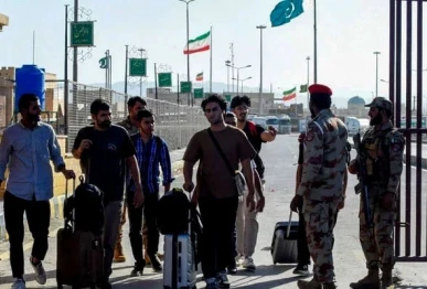 pakistanis in iran urged to register for return