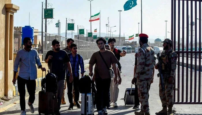 Pakistanis in Iran asked to register for repatriation