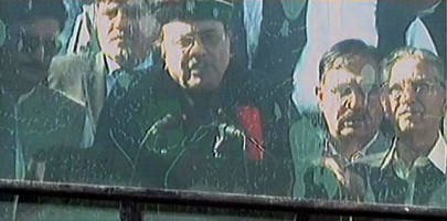 zardari blames nawaz for mashal s murder