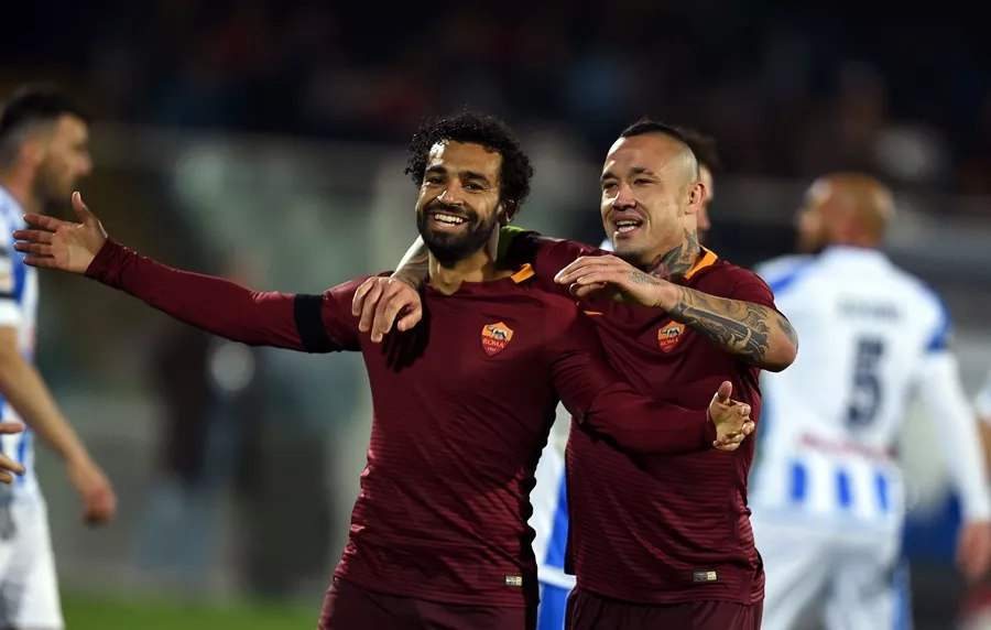 roma 039 s midfielder from egypt mohamed salah r celebrates with roma 039 s belgian midfielder radja nianggolan l after scoring a goal during the italian serie a football match between pascara and roma on april 24 2017 at the adriatico stadium in pescara photo afp roma 039 s midfielder from egypt mohamed salah r celebrates with roma 039 s belgian midfielder radja nianggolan l after scoring a goal during the italian serie a football match between pascara and roma on april 24 2017 at the adriatico stadium in pescara photo afp